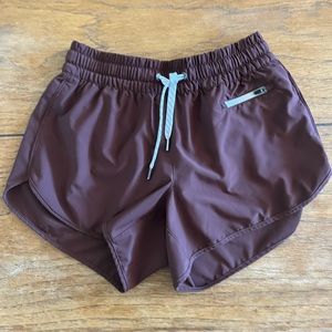Vuori Clementine Women’s Shorts Maroon size XS
